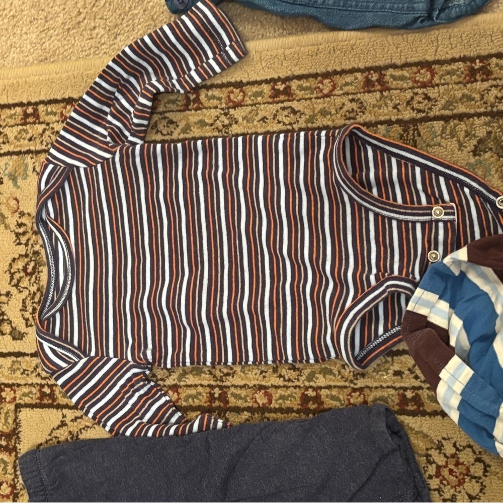 Baby Clothing Set with Stripes and Plaid lot of 8 sizes ranging from 6-12 months - Picture 4 of 13